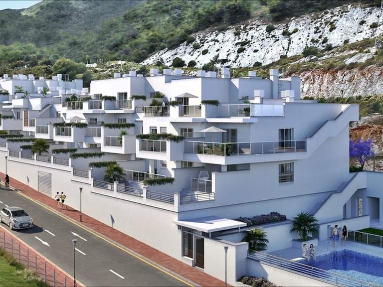 Apartment for Sale in Costa del Sol Benalmadena, Malaga 1