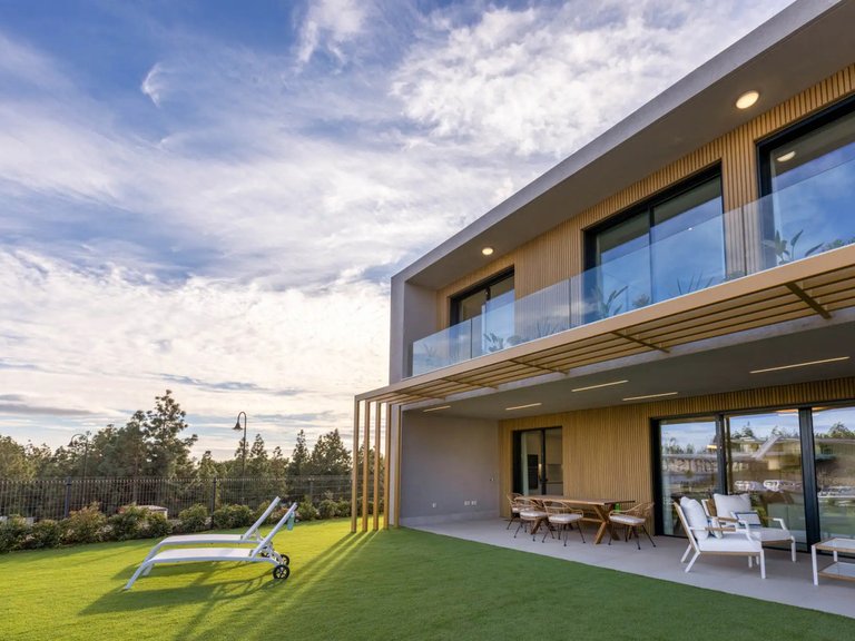 Town House for Sale in El Chaparral, Malaga 5
