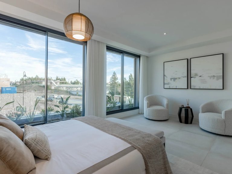 Town House for Sale in El Chaparral, Malaga 9