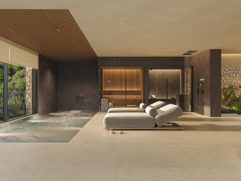 Villa for Sale in Los Monteros, Malaga 10