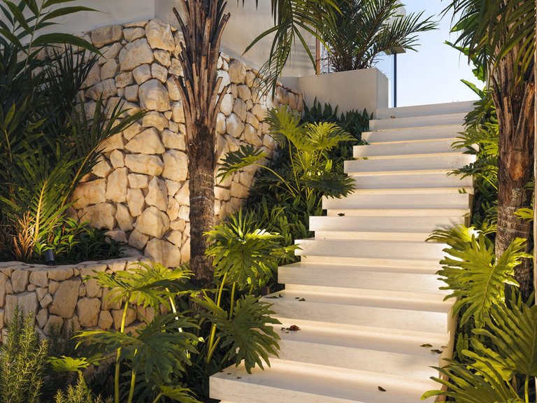 Villa for Sale in Los Monteros, Malaga 29