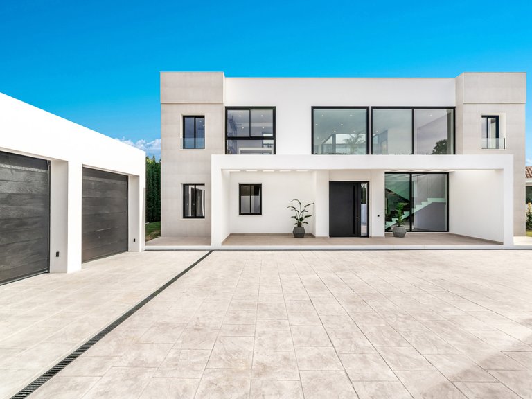 Villa for Sale in El Madroñal, Malaga 14