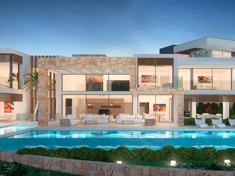 Villa for Sale in Nueva Andalucía, Malaga 2