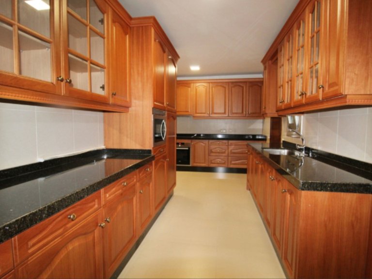 Villa for Sale in Guadalmina Baja, Malaga 9