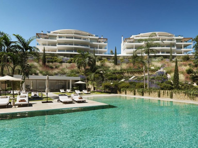 Apartment for Sale in Las Lagunas, Malaga 2