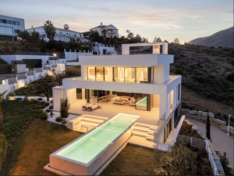 Villa for Sale in La Cala Golf, Malaga 6