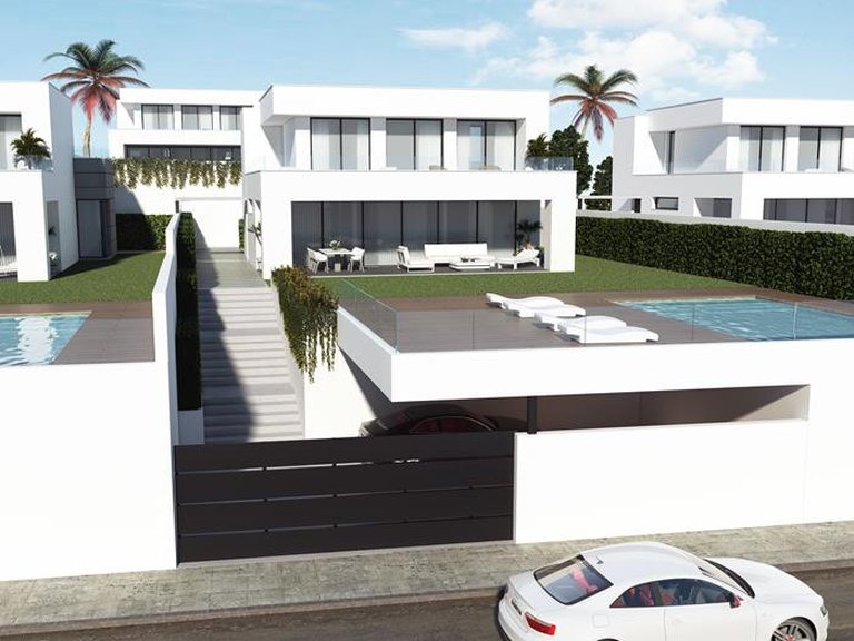 Villa for Sale in La Duquesa, Malaga 1