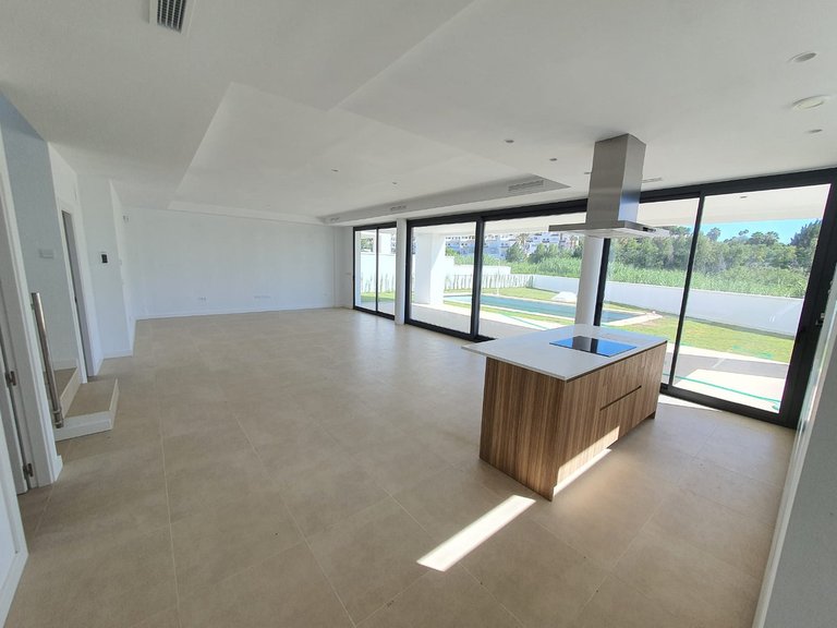 Villa for  in La Duquesa, Malaga 18