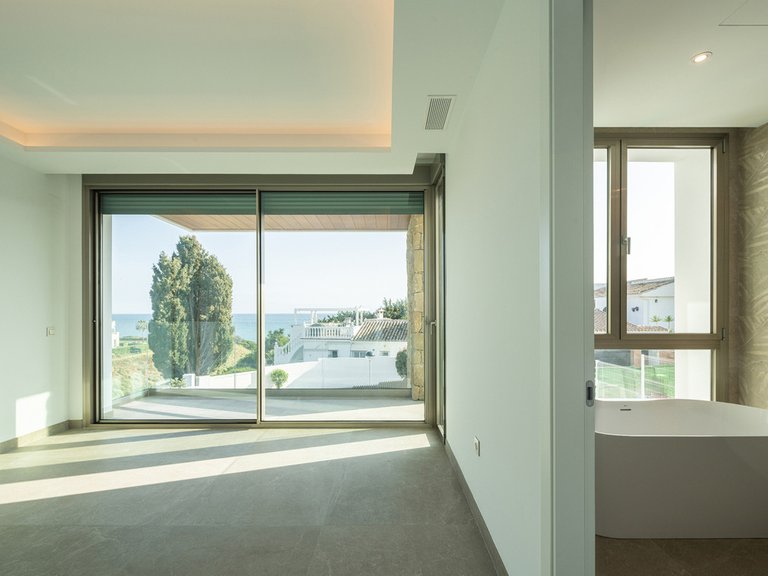 Villa for Sale in Mijas Costa, Malaga 27