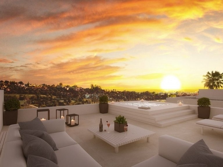 Villa for Sale in New Golden Mile, Malaga 4