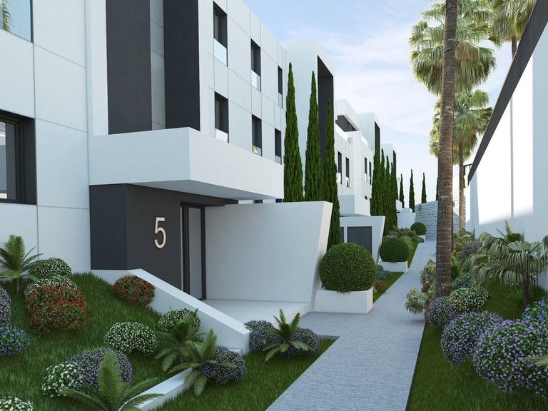 Apartment for Sale in Nueva Andalucía, Malaga 2