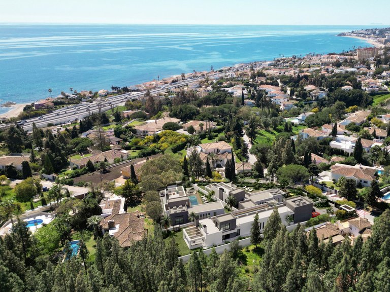 Villa for Sale in El Chaparral, Malaga 14