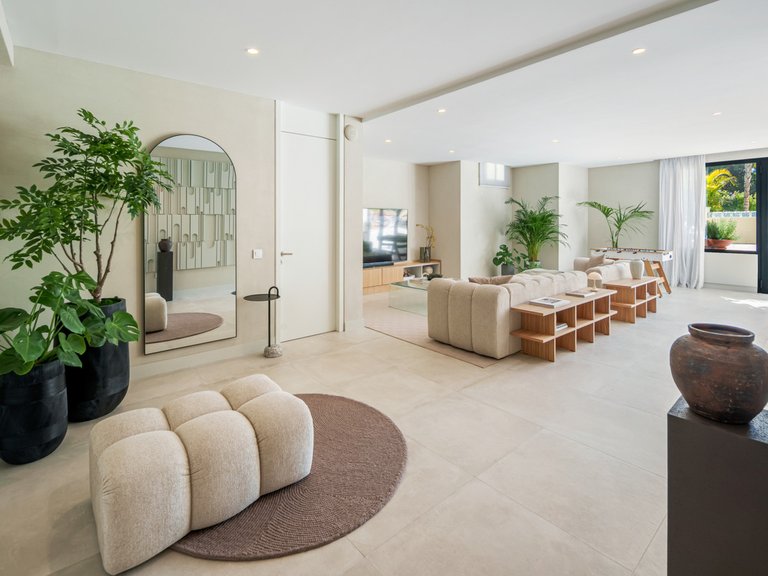 Villa for Sale in Estepona, Malaga 25