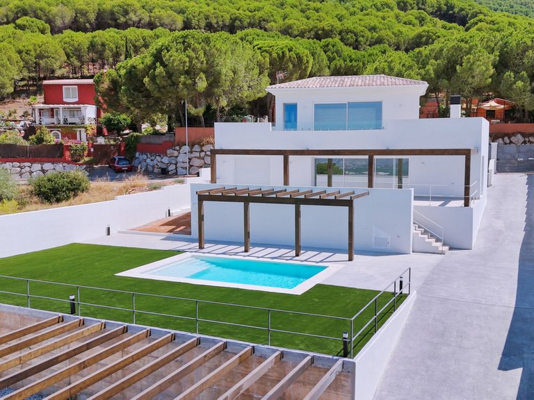 Villa for Sale in Alhaurín De La Torre, Malaga 1