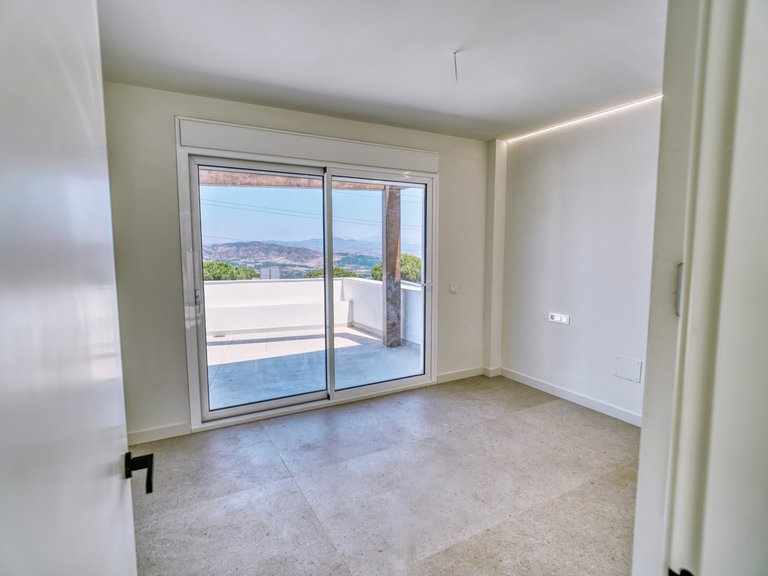 Villa for Sale in Alhaurín De La Torre, Malaga 24
