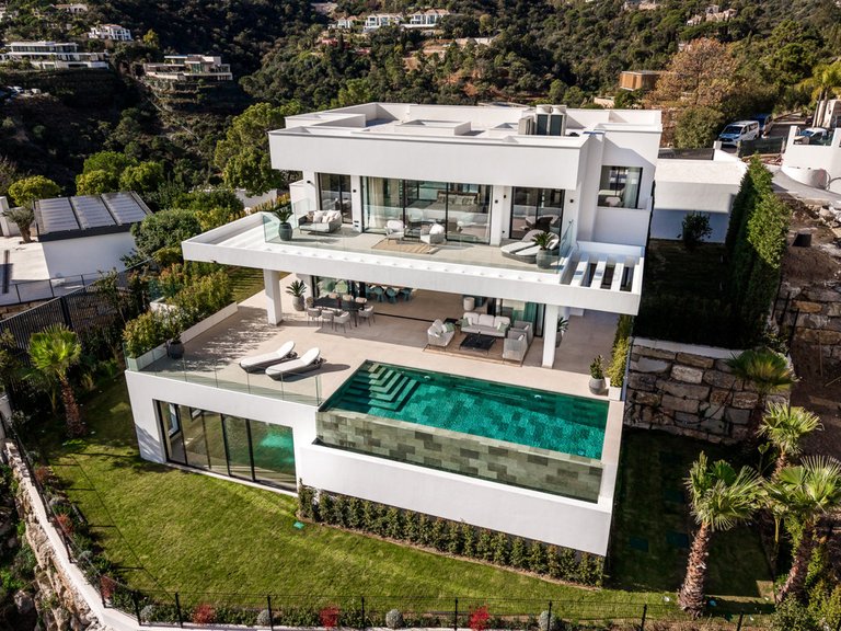 Villa for Sale in El Madroñal, Malaga 1