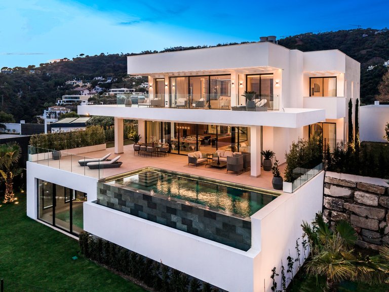 Villa for Sale in El Madroñal, Malaga 2