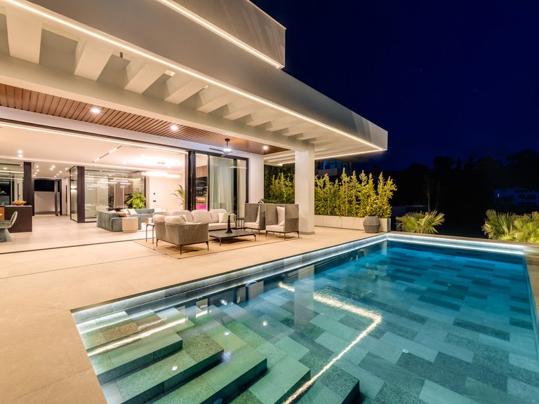 Villa for Sale in El Madroñal, Malaga 3