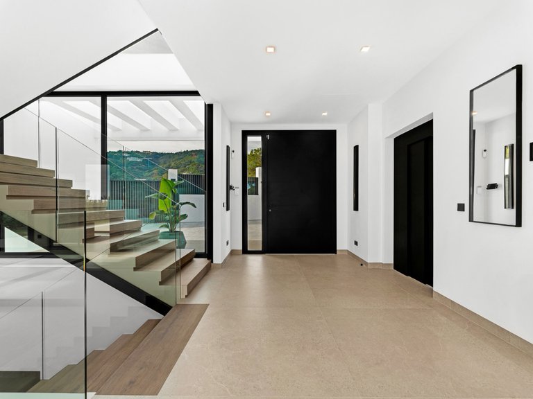 Villa for Sale in El Madroñal, Malaga 7