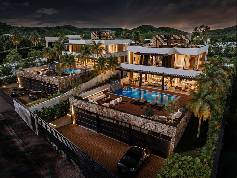 Villa for Sale in New Golden Mile, Malaga 1