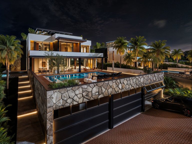Villa for Sale in New Golden Mile, Malaga 2