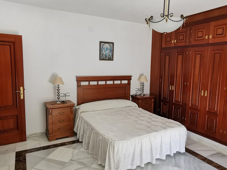 Villa for Sale in Estepona, Malaga 25