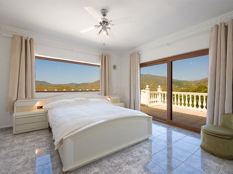 Villa for Sale in Inland Alhaurin El Grande, Malaga 10