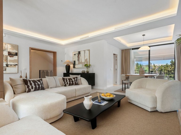 Town House for Sale in Nueva Andalucía, Malaga 11