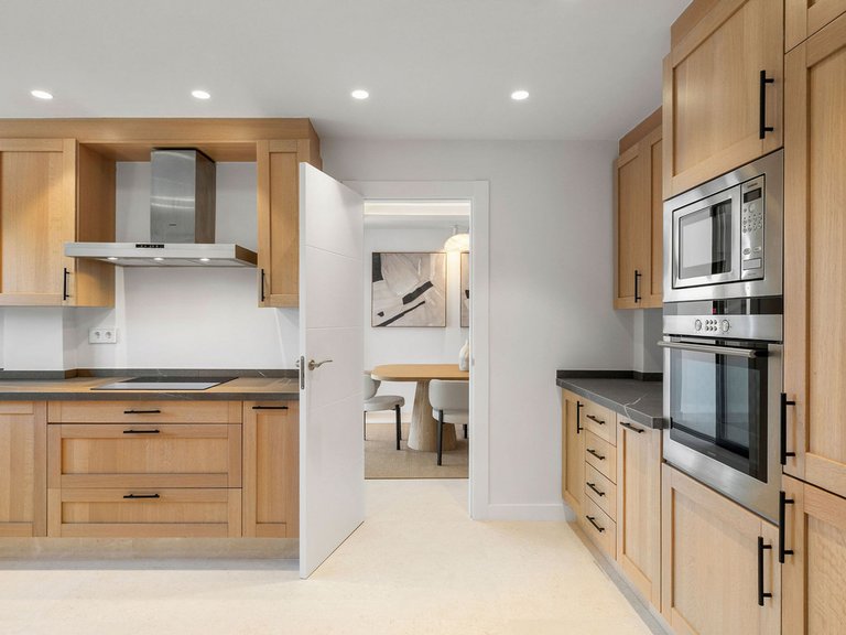 Town House for Sale in Nueva Andalucía, Malaga 12