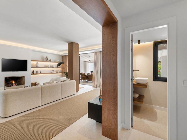 Town House for Sale in Nueva Andalucía, Malaga 19