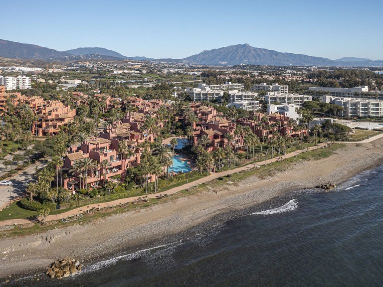 Apartment for Sale in New Golden Mile, Malaga 3