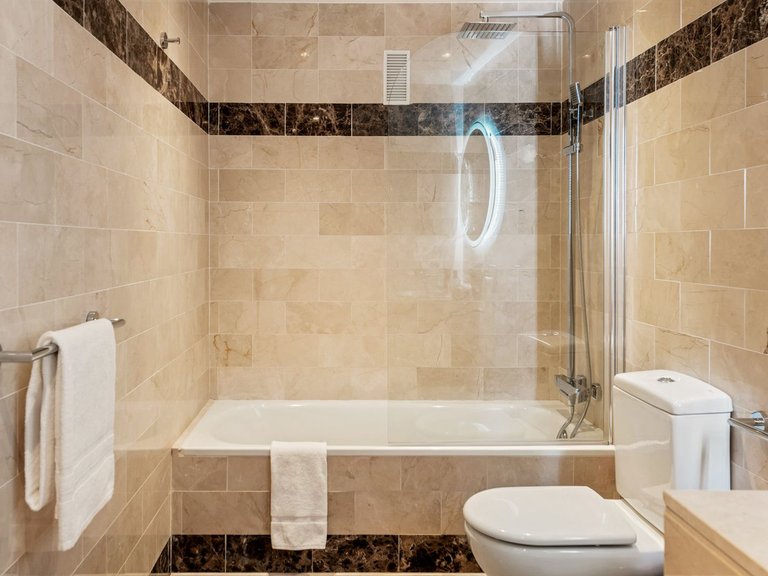 Apartment for Sale in Benahavís, Malaga 12