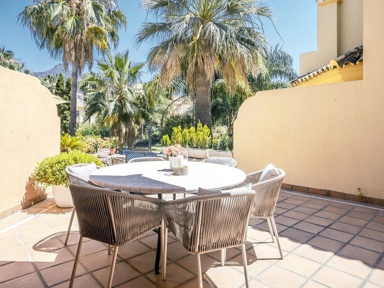 Town House for Sale in The Golden Mile, Malaga 12
