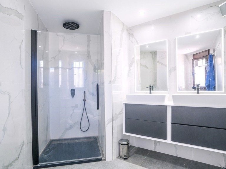 Town House for Sale in The Golden Mile, Malaga 9