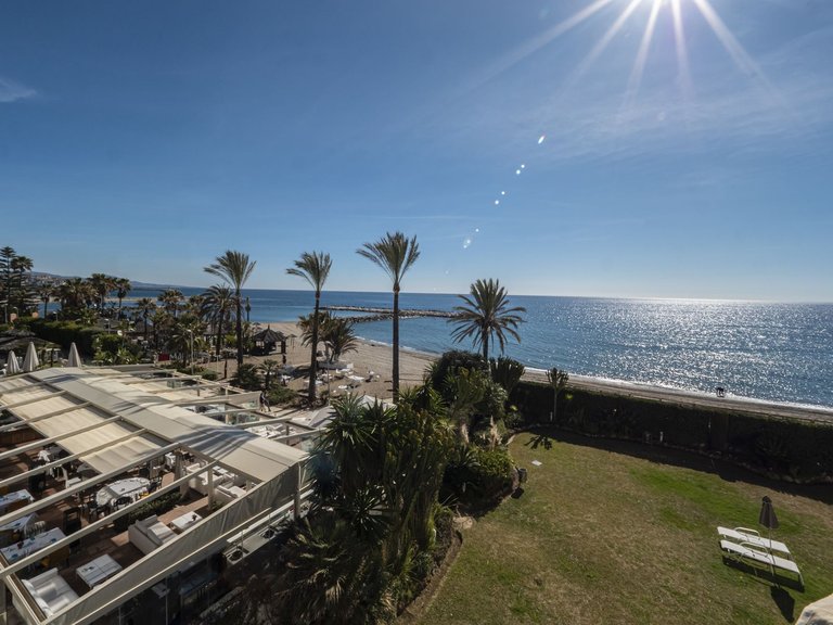 Apartment for Sale in Puerto Banús, Malaga 1