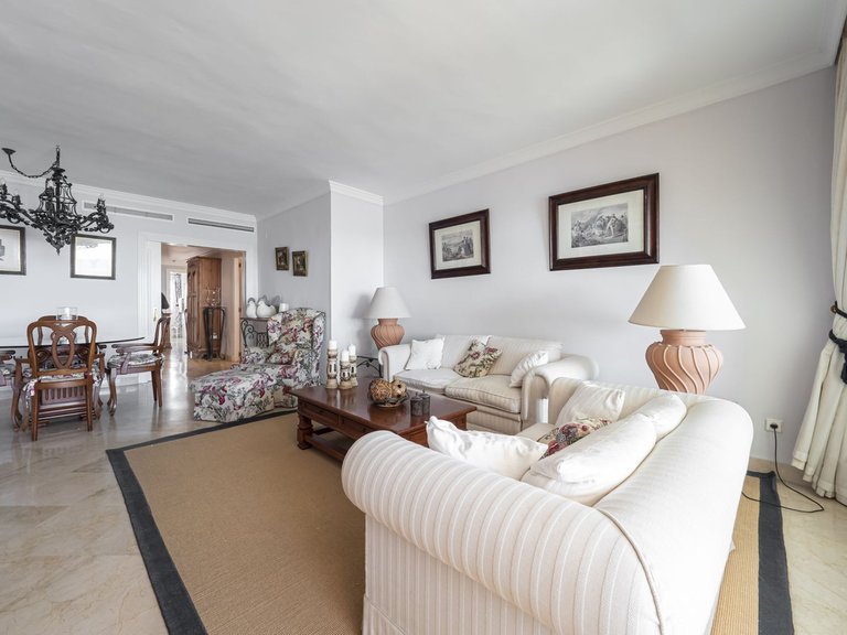 Apartment for Sale in Puerto Banús, Malaga 10