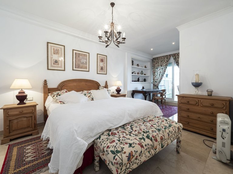 Apartment for Sale in Puerto Banús, Malaga 13