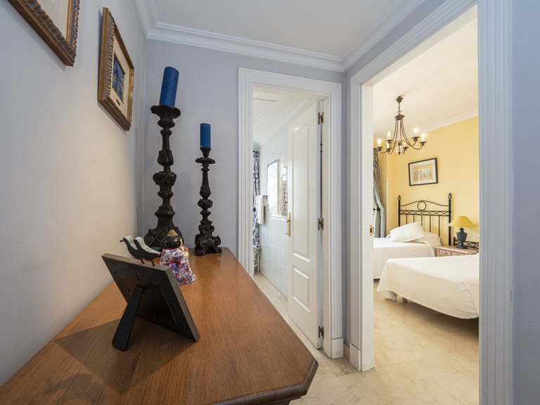 Apartment for Sale in Puerto Banús, Malaga 24