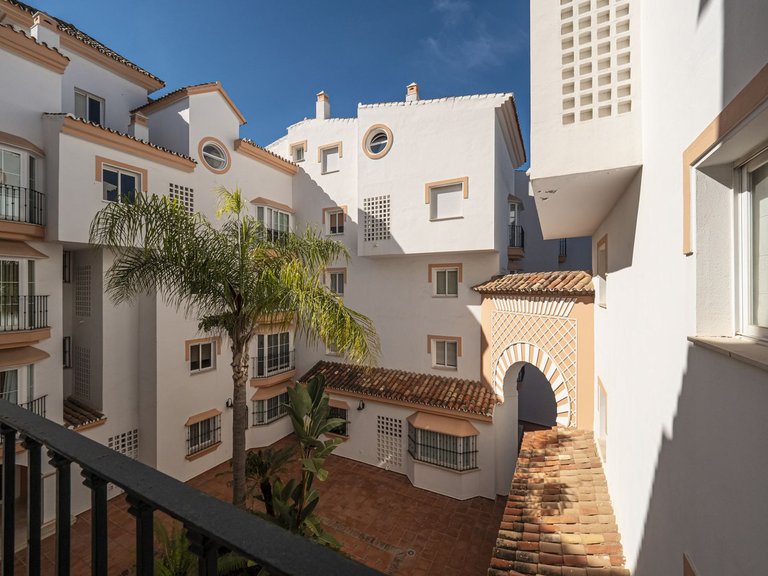 Apartment for Sale in Puerto Banús, Malaga 28