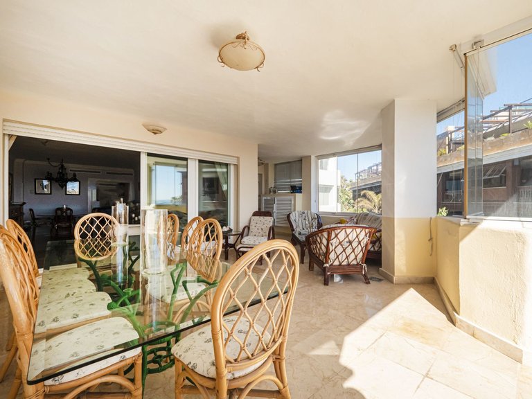 Apartment for Sale in Puerto Banús, Malaga 4