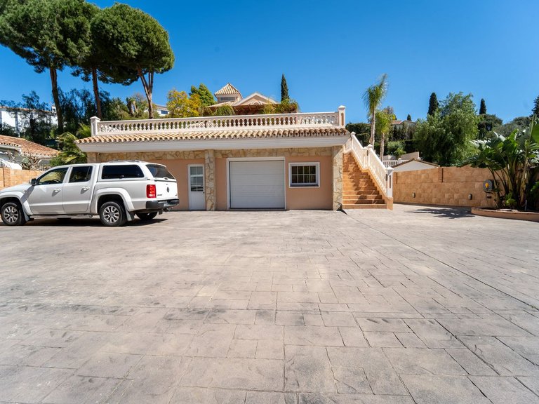 Villa for Sale in Mijas Costa, Malaga 8