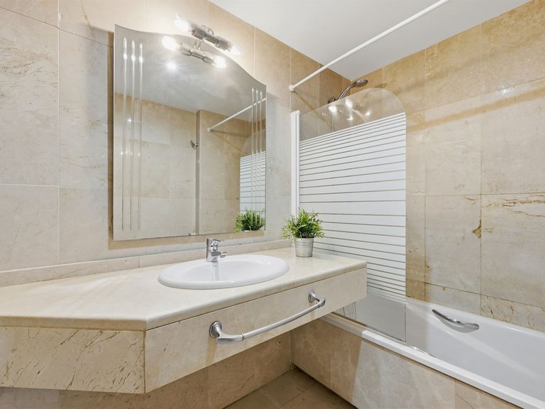 Apartment for Sale in Marbella, Malaga 15