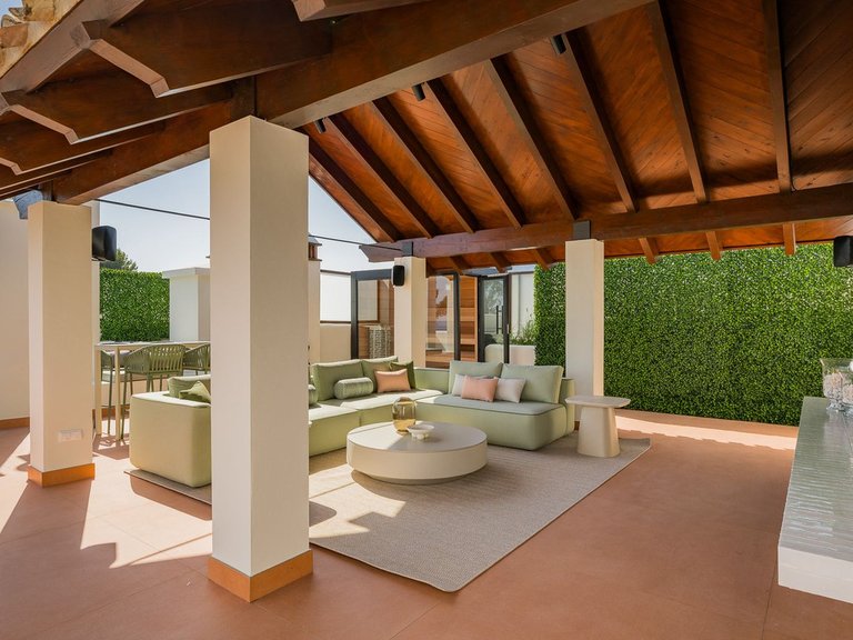 Penthouse for Sale in New Golden Mile, Malaga 8