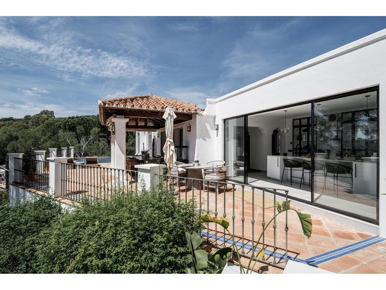 Villa for Sale in El Madroñal, Malaga 17