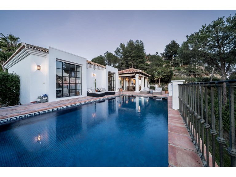 Villa for Sale in El Madroñal, Malaga 26