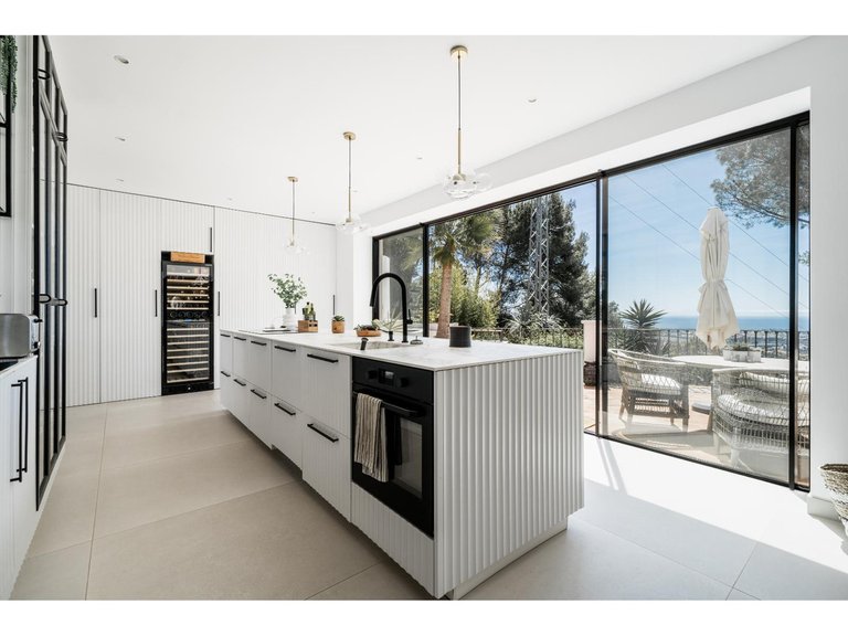 Villa for Sale in El Madroñal, Malaga 6