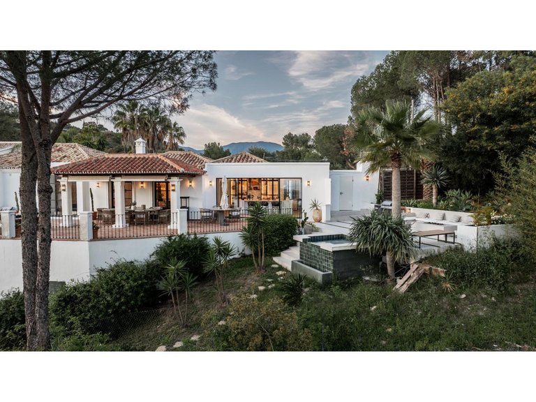 Villa for  in El Madroñal, Malaga 29