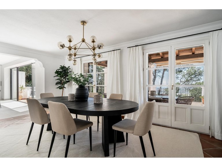 Villa for  in El Madroñal, Malaga 5