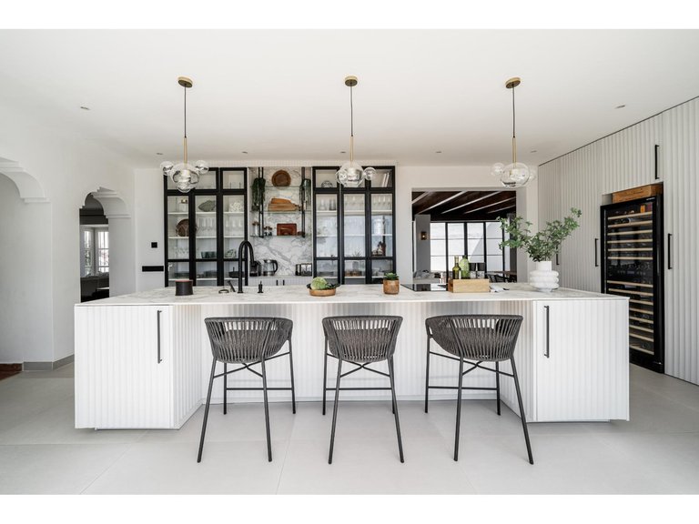 Villa for  in El Madroñal, Malaga 7