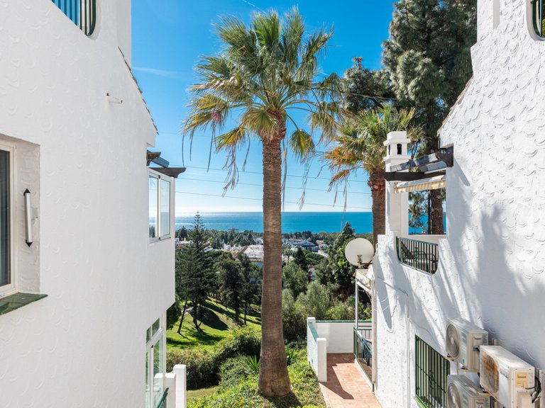 Apartment for Sale in Calahonda, Malaga 11